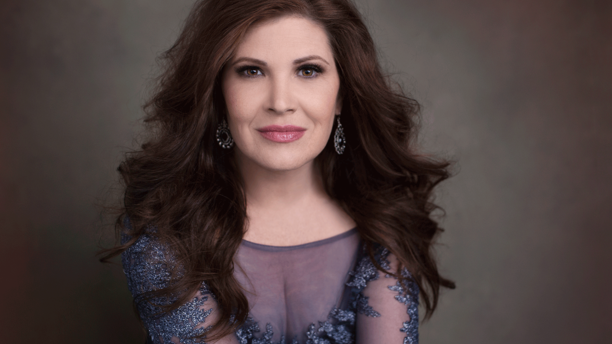 A beautiful wife and mother gets pampered for a day and ends up with gorgeous portraits to treasure forever